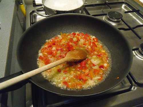 Baking paprika, bouillon cube, onion and garlic
