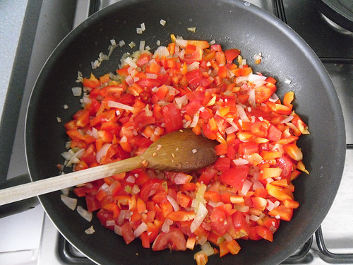 onion with red bell pepper