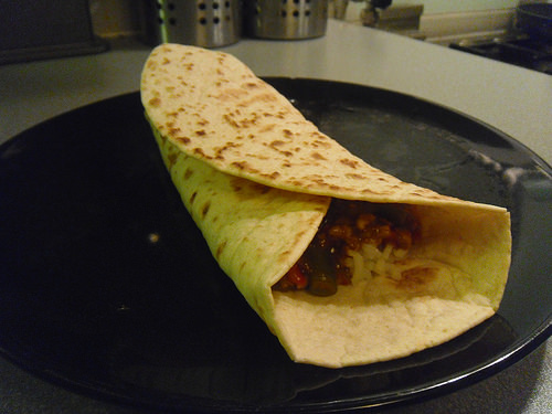 Wrap-with-curry-sauce-and-rice