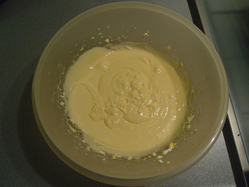 Cheesecake-sugar-egg-yolks-lemon-juice-and-vanilla-mixture