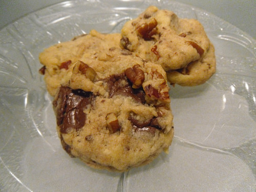 cookies with pecans and chocolate