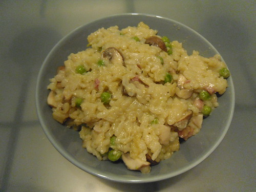 Risotto-with-Bacon-Green-Peas-and-Mushrooms-in-bowl