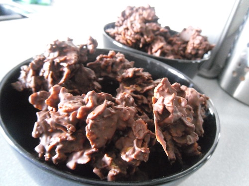 Chocolate-Rocks-in-bowl